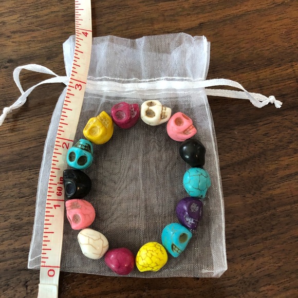 NWOT Multi Colored Skull Bracelet - Picture 3 of 3